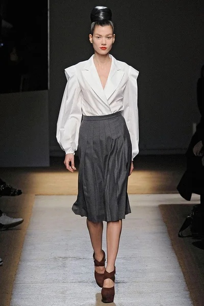 Look 18